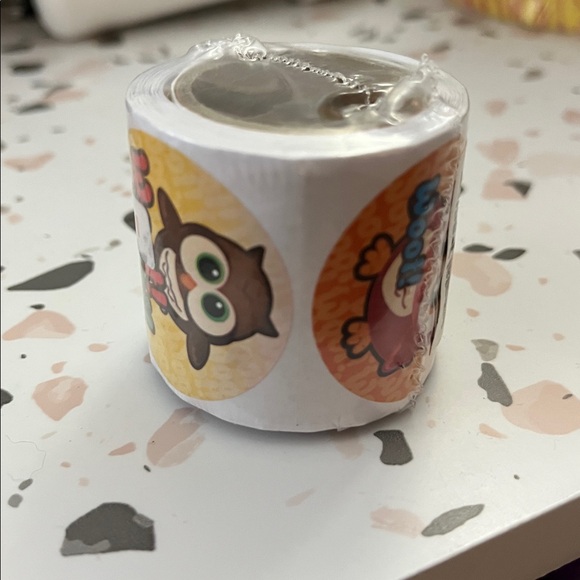 Owl Sticker Roll 100 Count - Picture 3 of 3